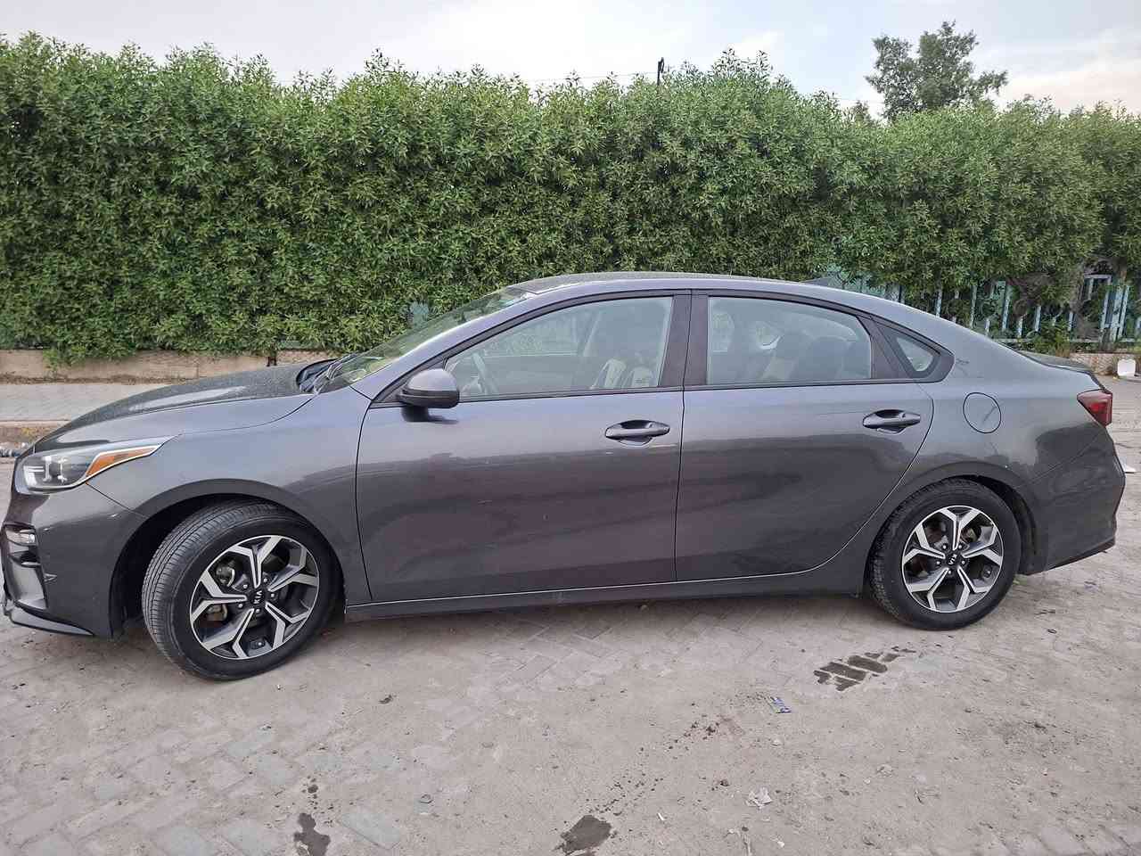 السلام عليكم ورحمة الله
اخوان kia forte 2019 نسخة الستندر
مكينة 2000
كير بلادي ما مبدل
تبريد جدا ممتاز وعال العال
السيارة ماشية 105 الف ميل
ضربتها بامريكيا باب عكس السايق وشوي  من باب الورة pdr
طاك فقط الاير باك مال البردة الجانبي الباقيات كبس بلادي
السيارة اكو ملاحظات مصورها..صور الحادث موجودة عندي وباقي الصور للتواصل على هذا الرقم ***********
مكاني بغداد - الشعب
السعر 129 ورقة وبي مجال للشراي ان شاء الله مانختلف
