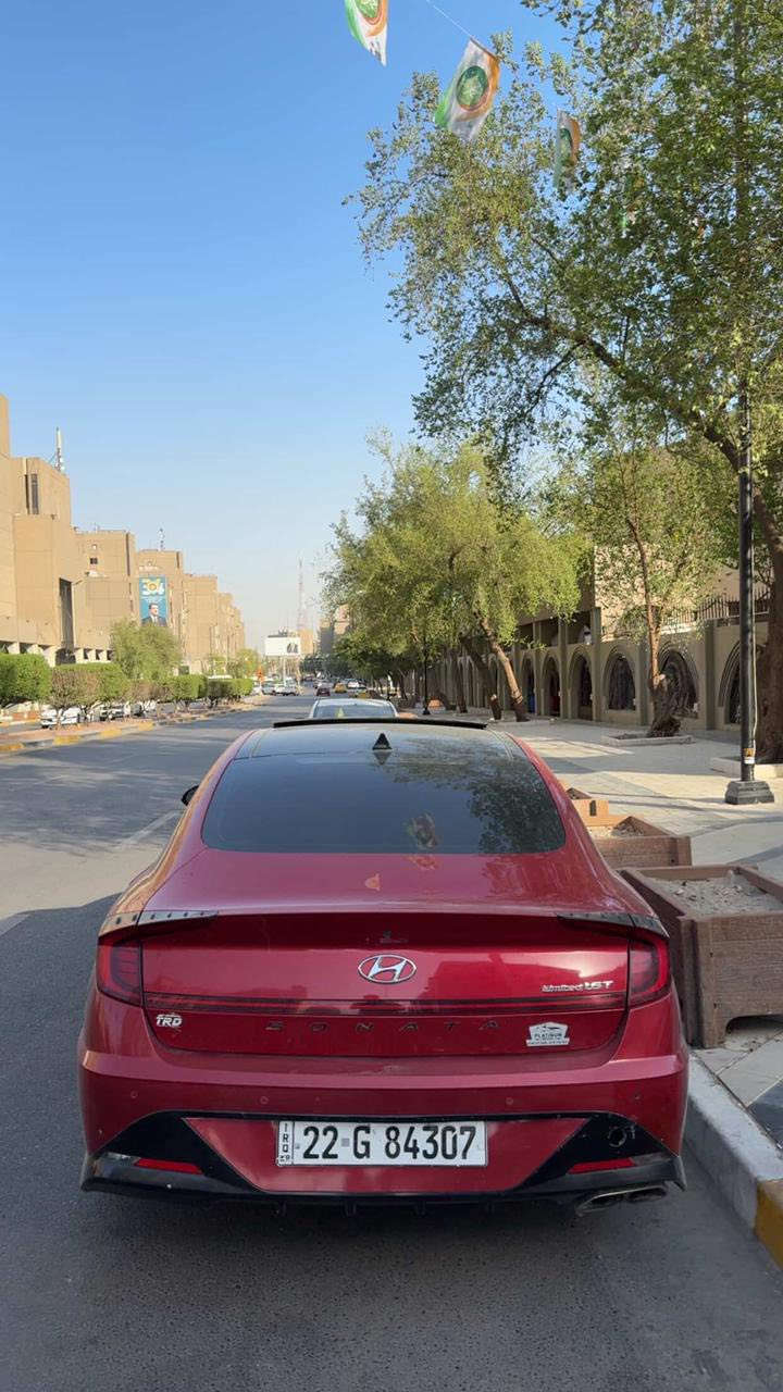هونداي سوناتا الفئة لمتدد فول 1/1
الموديل : 2021  فول فول مواصفات 

اللون :احمر
اللوحة :مرقم اربيل
نوع الحادث : سليم (كلين تايتل)

بل عراق صار بيها قطعتين صبغ فقط بدون دواخل 
__________________________
الــمــواصــفـــات :-
⚫️ - محرك 4 ١٦٠٠ تيربو
🔴 - كشنات جلد 
⚫️ - 4كاميرات محيطيه
🔴 - شاشة كبيرة 
⚫️ - تبريد قطعتين امامي خلفي
🔴 - سستم صوت متكامل 12 سماعة (BOS)
⚫️ - بصمة  تشغيل وابواب 
🔴- كشنات كهرباء  
⚫️- حساس امامي خلفي عدد 12 
🔴- كشنات تدفئة تبريد 
⚫️ -شاحن لاسلكي
🔴 عداد ديجتل   
⚫️- سايد بريك بصمة
🔴- درايف مود (5 انظمة قيادة)   
⚫️- رادار جانبي - رادار امامي 
🔴- بانوراما 
⚫️- تشغيل عن بعد 
🔴- نظام ركن السيارة عن بعد من خلال بصمة السيارة  
🔴- كير دكم
ماشيه 62

السعر 157$

رقم الموبايل ***********
