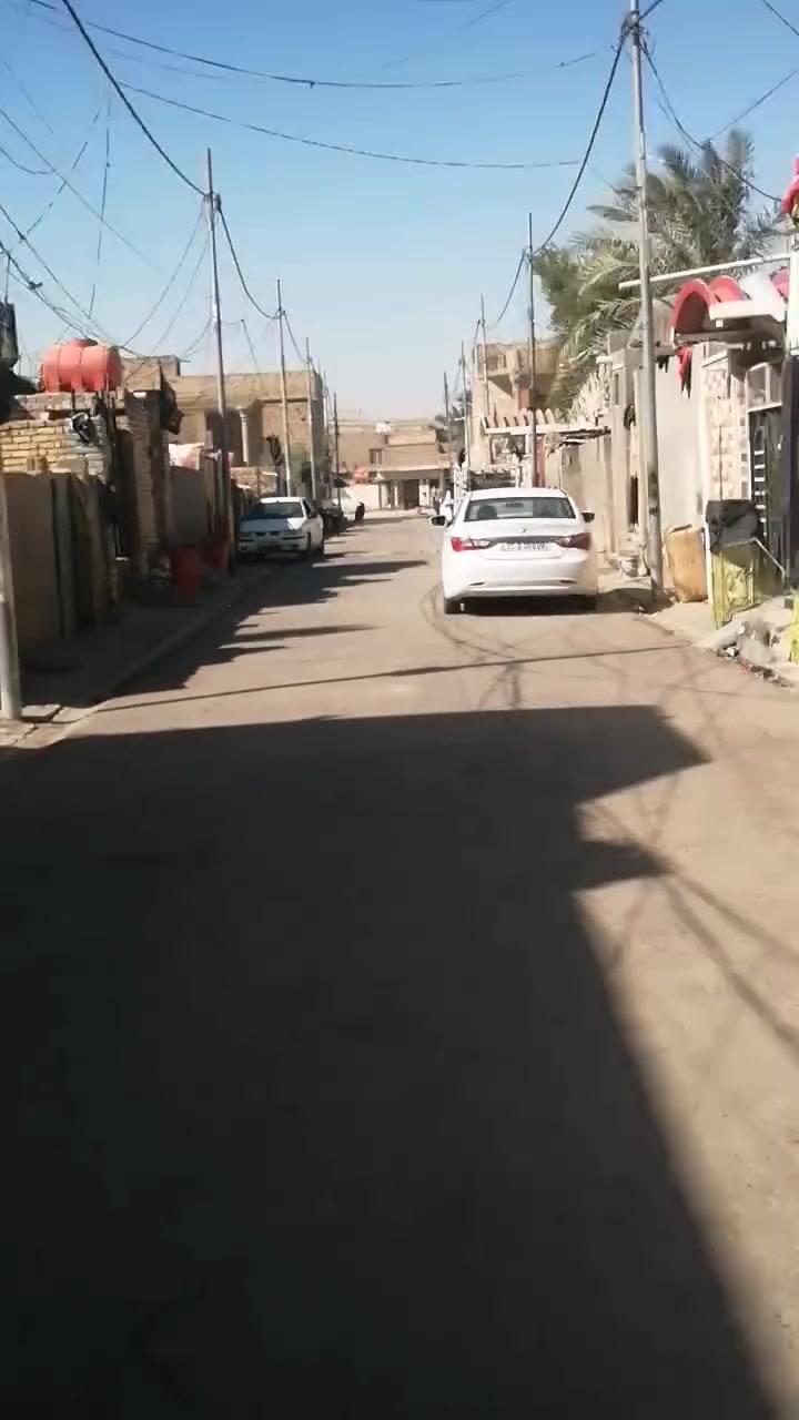 عرصة للبيع شارع ٣٠ ثالث فرع ع اليسار من تدخل لشارع ٣٠ المساحة ١٠٠ منطقة مبلطة جديد وكل الخدمات متوفرة مستعجل مستعجل على البيع الاتصال ***********
