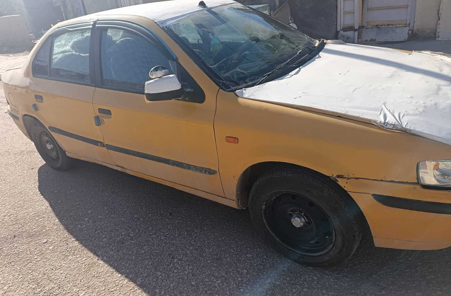 سمند للبيع موديل 11 رقم مثنئ  المالك سماوه رميثه عليها هيئه بس ٩٠ الف سنويه ل2029 مداور ثاني يوم كشر شوف العين وكير ومحرك نظيفات جاي اداوم بيها بغداد يعني اطلع بيها طريق بعيد نواقص بصيطه بيها تكلبها وشوفها بعينك نواقصها شغاله وجاهزه للشغل للدوام ما تعيقك نكره سلف وين ما تريد وسعرها مناسب 23 ورقه وبيها مجال بصيط رقم الموبايل ***********
