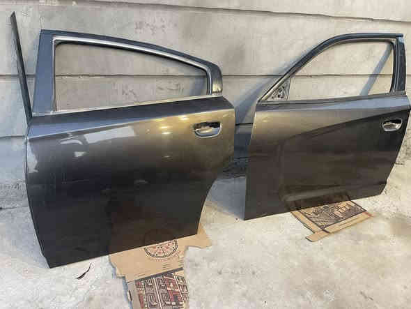 دعاميات srtللبيع كاملات الاماميه والخلفيه نظيفات جانن مشدودات ع سياره 2017 وباب سايق وباب خلف السايق مكاني بابل ***********
