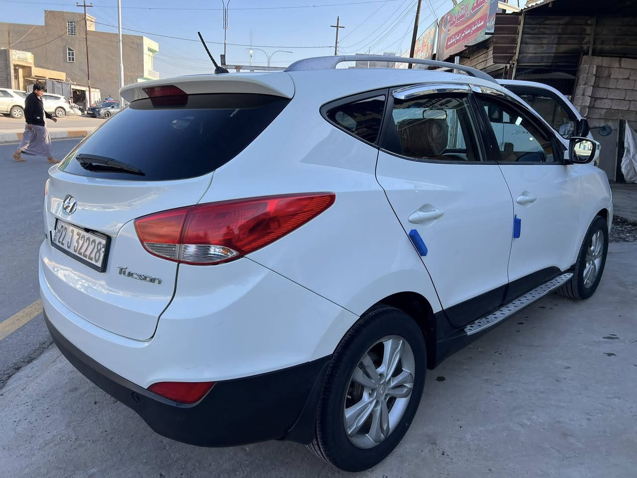 السلام عليكم

توكسان ٢٠١١  خليجي بانوراما كلين بدون صبغ بيها مكانين او ثلاث بارد محرك وكير شرط تايرات البارحه شديتهن صدر نص عمر تحويل مباشر مراوس بكورلا او كيا حمل السعر ١٣٥ وبيها مجال/ ***********   مكاني الشرقاط اسديره
