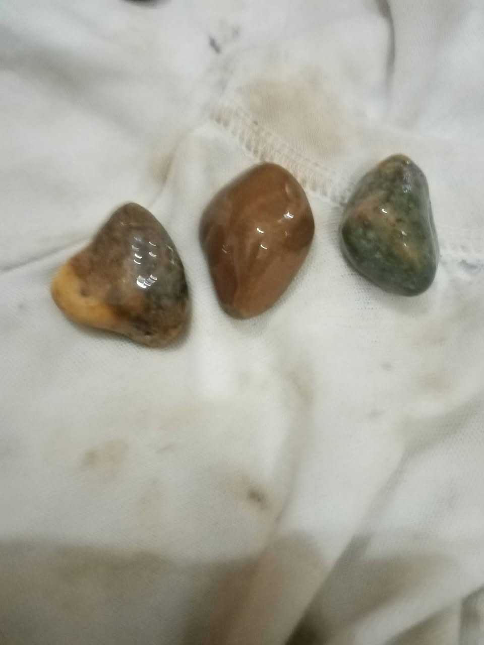 السلام عليكم لدي مجموعة من الأحجار الجميله خام بيع جمله التواصل على الوتس اب فقط.رقمي*********** ابو محمد..بغداد
