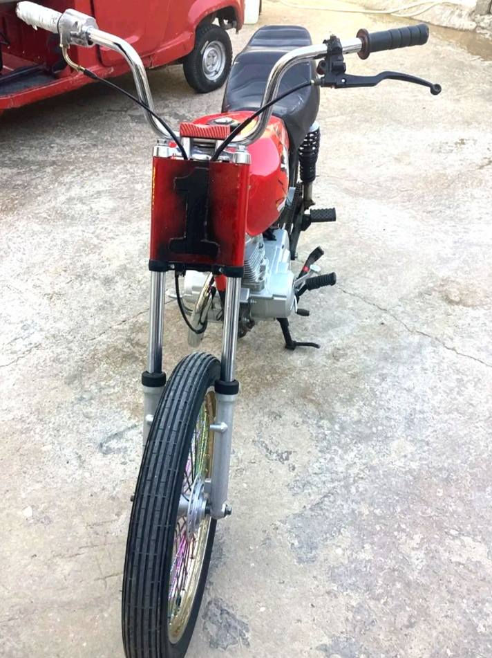للبيع دراجة ستيرن سبورت - شرط الفحص والتحويل* 🏍️

*المواصفات:*
- *الهيكل*: موديل 2019 أوراق كاملة
- *المحرك*: 150cc أصلي `156FMI` موديل 2024، شد بلاده مصفر وماماشي
- *الحالة*: مكفولة محرك + صدر + كير. مابيها صرف ولا لعب
- *الورق*: سنوية/وكالة بأسمي، تحويل فوري + إثبات تحوير المحرك موجود
- *الإضافات*: تايرات نظيفة، بطارية جديدة،
- *العنوان*: الحي / ***********
