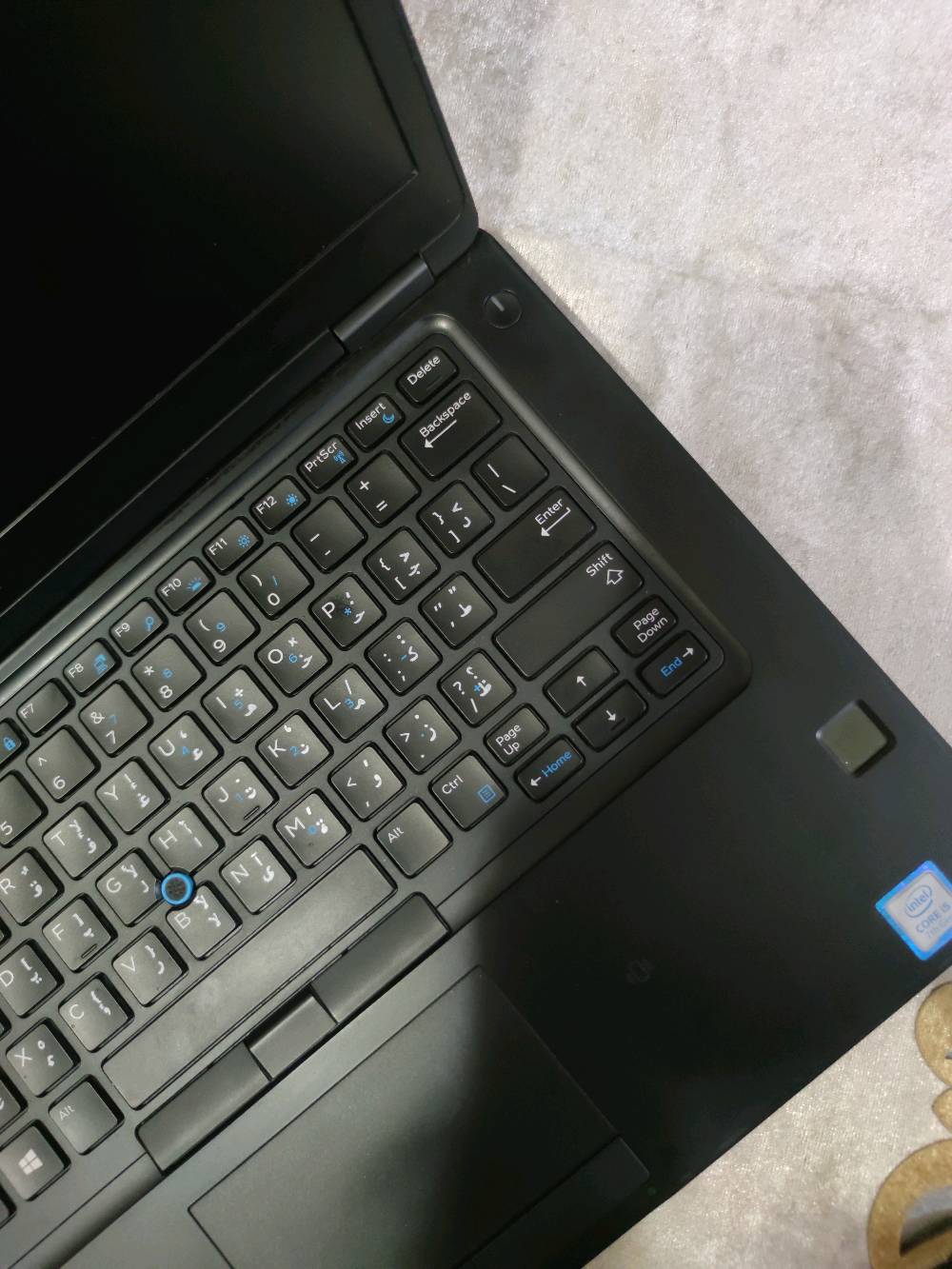 لابتوب من شركة Dell
المعالج كوراي5 intel 
الجيل السابع 
الرام 8كيكا قابل للتطوير 
الهارد 256 SSD قابل للتطوير 
حجم الشاشة 14 انج 
كيبورد ضوئي عربي انكليزي ليزري 
كارت شاشه Intel(R) HD Graphics 620 بحجم 4 كيكا
ويندوز 10برو 64 بت 
العنوان النجف 
متوفر توصيل
