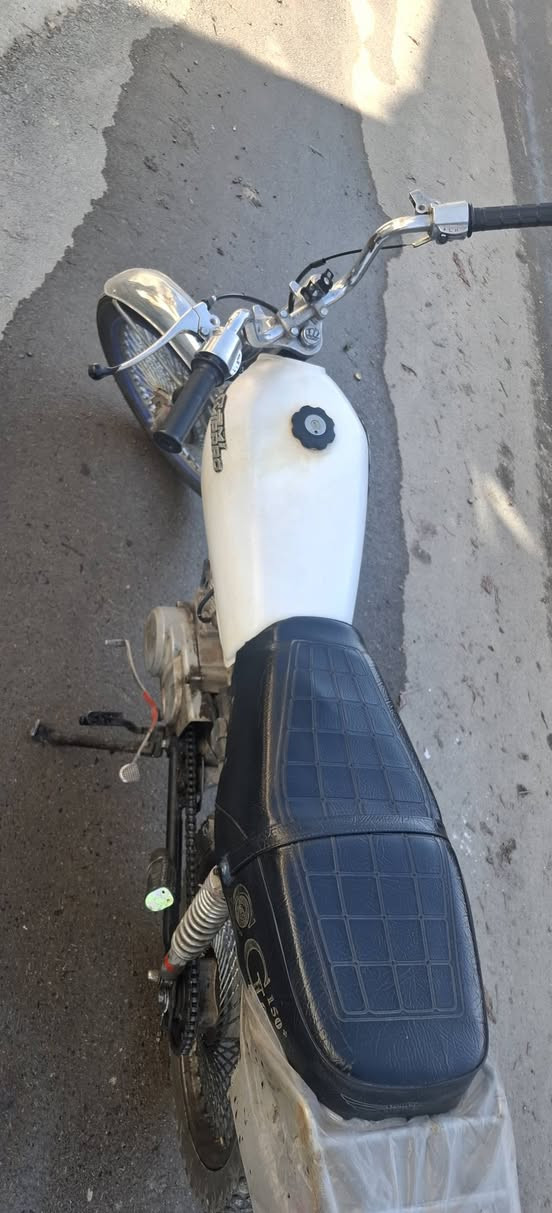 ئەم ماتۆڕی کڕاسە بۆ فرۆشتن
بە ضەمان ، ماتۆڕێکی پاکە ، مەکینە (١٢٥) 
هیچ ێشەیەکی نیە ماتۆڕێکی پاک و بێ مەسرەفە 
ناونیشان : سلێمانی 
ڕەقەم: ***********
***********
سعر ٢٥٠  هەزار و معامەلە السليمانية, العراق
