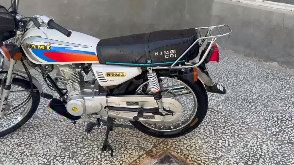 يا لله سلام عليكم  مرخصت مدير الكروب دراجه 4 كير اصولي  للبيع بعدهي زيرو اكاتبك من الوكيل ابسمك ماملعوب بيه برغي ما مفتوح بانزين او دهن فقط كهربائيات شغاله كلشي شغال صارله اقل من  4 اشهر  من طالعه من الوكيل ع وضعيت الوكيل اشاير لايت بكلايت هورن عالي ناصي كله شغال نامه اصلي مو تقليد طلعته بيدي من الوكيل مكاني نجف---{ السعر مليون او 150--﴾ وشراي ابخدمته.. بيخير اويدلل  محرك ناعم يخبل دراجه ربع مذب عليه كفاله عامه.. رجأن الموشراي ليعامل بيع فقط تحياتي لجميع..  : نجف :  👑 🤍                     .  «… *********** …»
