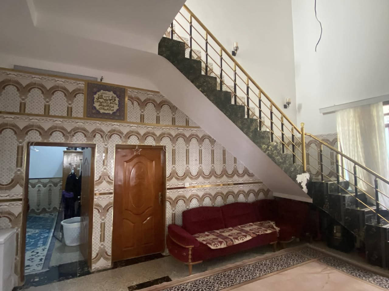 دار للبيع في حي دوانم المعمل بالبداية

 شارع مبلط مساحة 250 متر
 
يحتوي على اربع غرف نوم 

للمزيد من التفاصيل مراسلة الصفحة او الاتصال ***********
