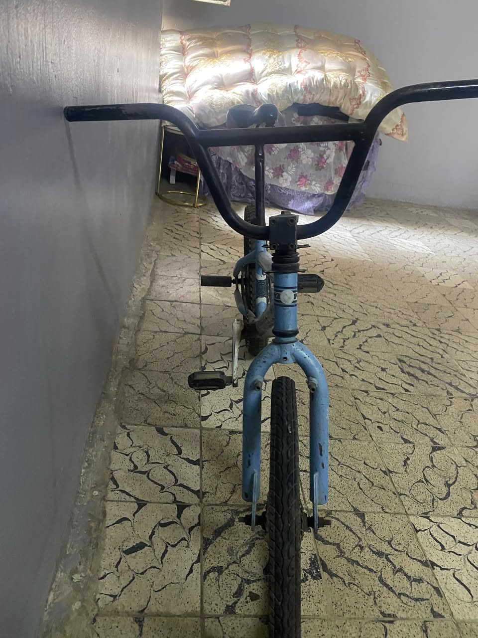 السلام عليكم باسيكل جيتي للبيع السعر 40 وبي مجال للتواصل 0776 557 3275
