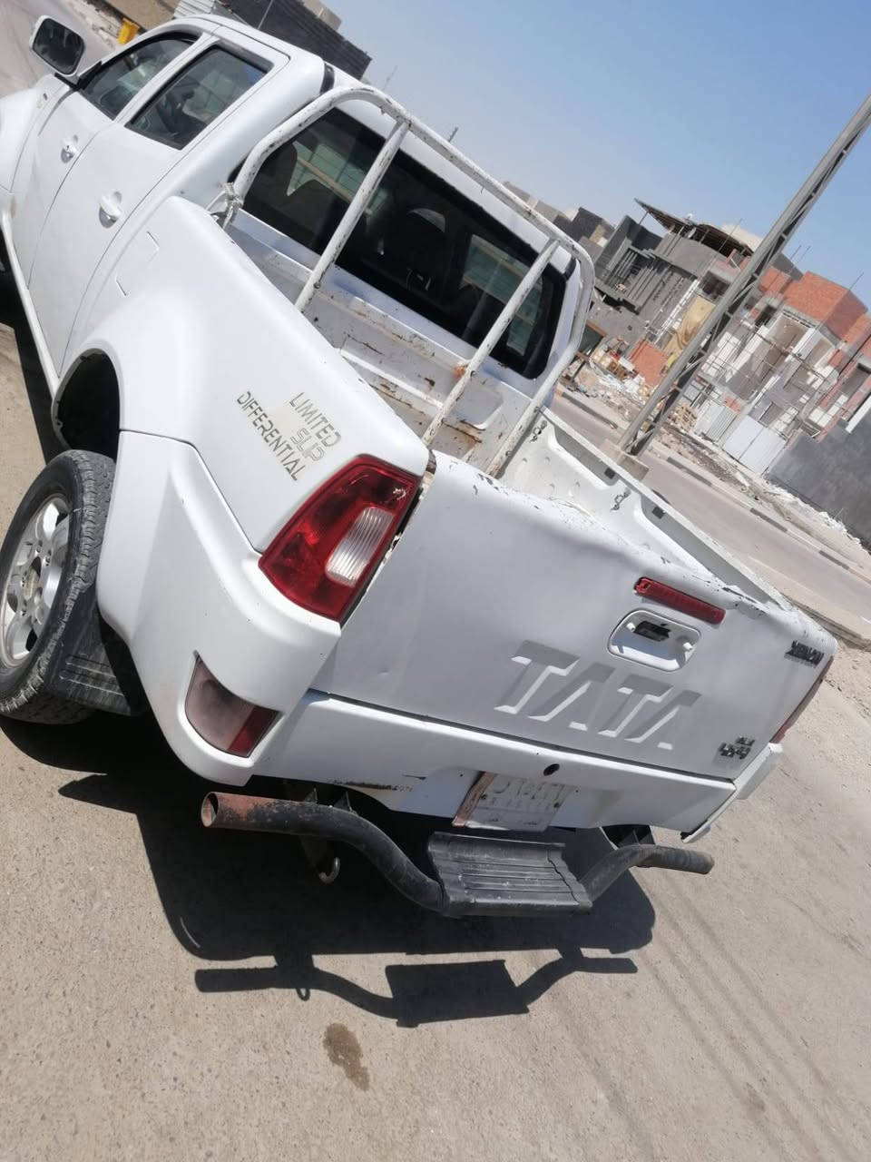 بيكم دبل قماره النوع(تاتا)
كير عادي  مكينه بنكو كاز جديده+بم جديد+تفرعات جدد
+تخم تايرات جدد 
موديل 2014 رقم بصره الماني حمل
سياره حلوه 
بيع او مراوس السعر 58وبيها مجال قليل
مكان السياره بصره شط العرب
*********** / ***********واتس اب
