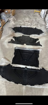 متوفر لدى شركة EVPARTS ويل هايلند برفورمنس امامي وخلفي اصلي ويل سلفر ح...