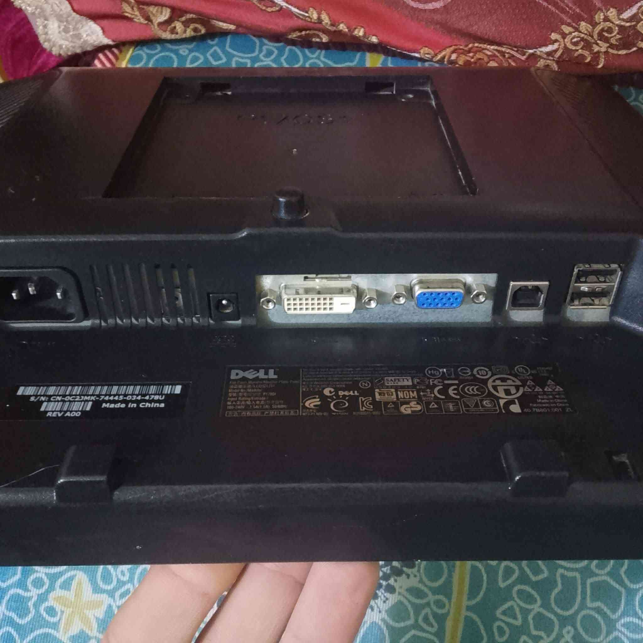 بلازمه للبيع مال حاسبات او كامرات سعرهه ٣٠  الاتصال ***********
