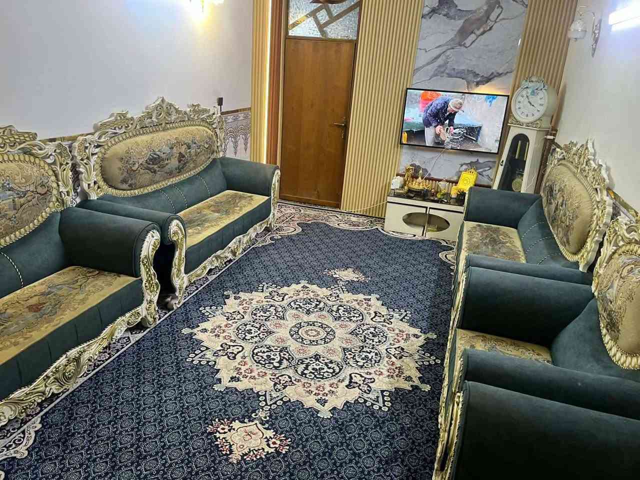 تخم  ملكي للبيع
السعر 325 وبي مجال
***********
مكاني بغداد المشتل
