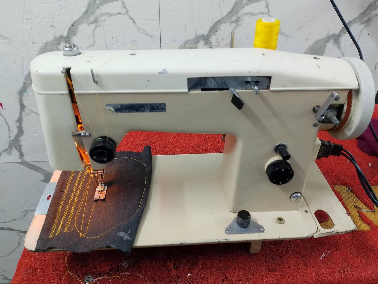 بالوني صنع بولندا
خياط عدل وزكزاك 
واتساب
***********
