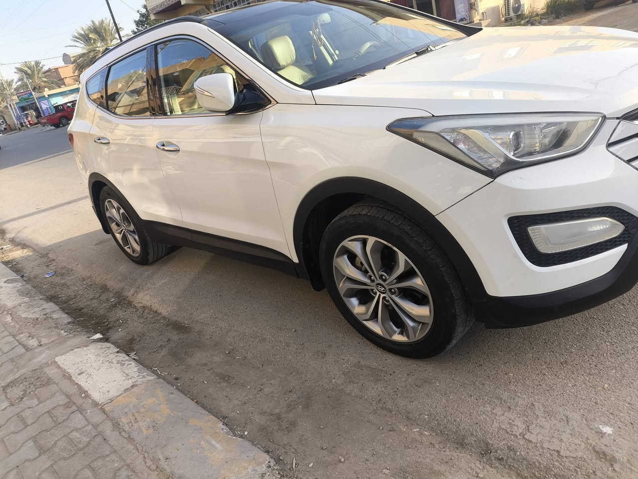 سلام عليكم اخوان سنتافيا خليجي ٢٠١٣فوووول عدا البصمه السياره حلوه وجاهز مابيه كل نقص بيه صبغ كد شيرين تقريباا بل صندوك وبيه كارت عرض إصبعين براس البنيد فقط والك الفحص رقم والسنويه جديد باسمي مكينه مبدله مال حاويه قبل فتره السعر المطلوب ١٥٧للاستفسار ***********
