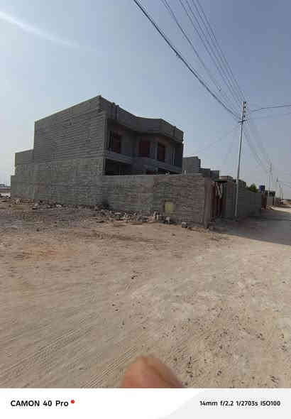 للبيع بيت عقد  في حي المختار قرب جامع عبد السلام البياتي م 250متر يتكون من 4غرف نوم صاله2فوك وجوه واستقبال 
ومطبخ مي وجاري كامل صبه ارضيه كامل نقصه كهربائيات وبياض السعر 45وبيه مجال 
***********واتس 
***********واتس
