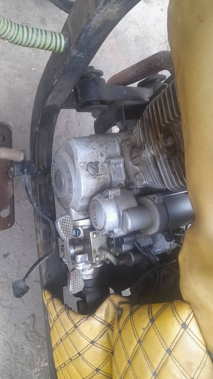 للبيع موديل ١٩ اوراق كاملة شمالية سعرهة مليون و٥٠٠ وبيها مجال شراي اتصل ***********
