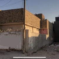 مشتمل للبيع مساحة ١٠٠ متر  واجه ٥ متر ونزال ٢٠ متر  البيت بناء قديم  ي...