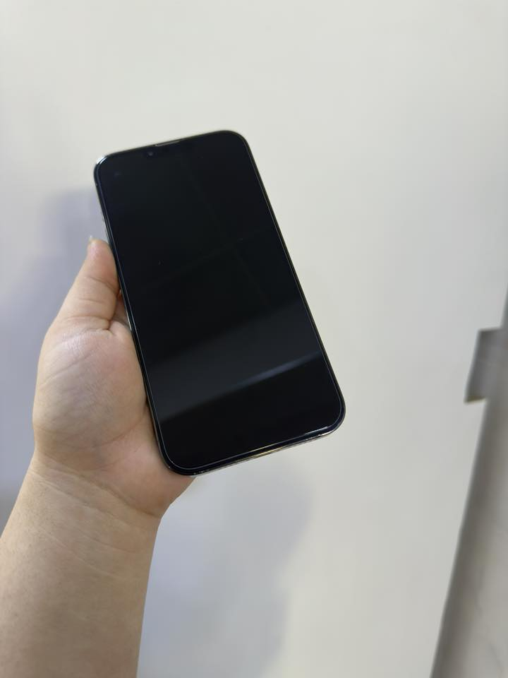 ايفون ١٣ برو ماكس بطارية ٩٨ بلادي انطيها بشرط تأخذها تفحصها براحتك ٢٥٦ كيكا مكاني كركوك و سعرها ٧٥٠ الف و بيها مجال بسيط ***********
