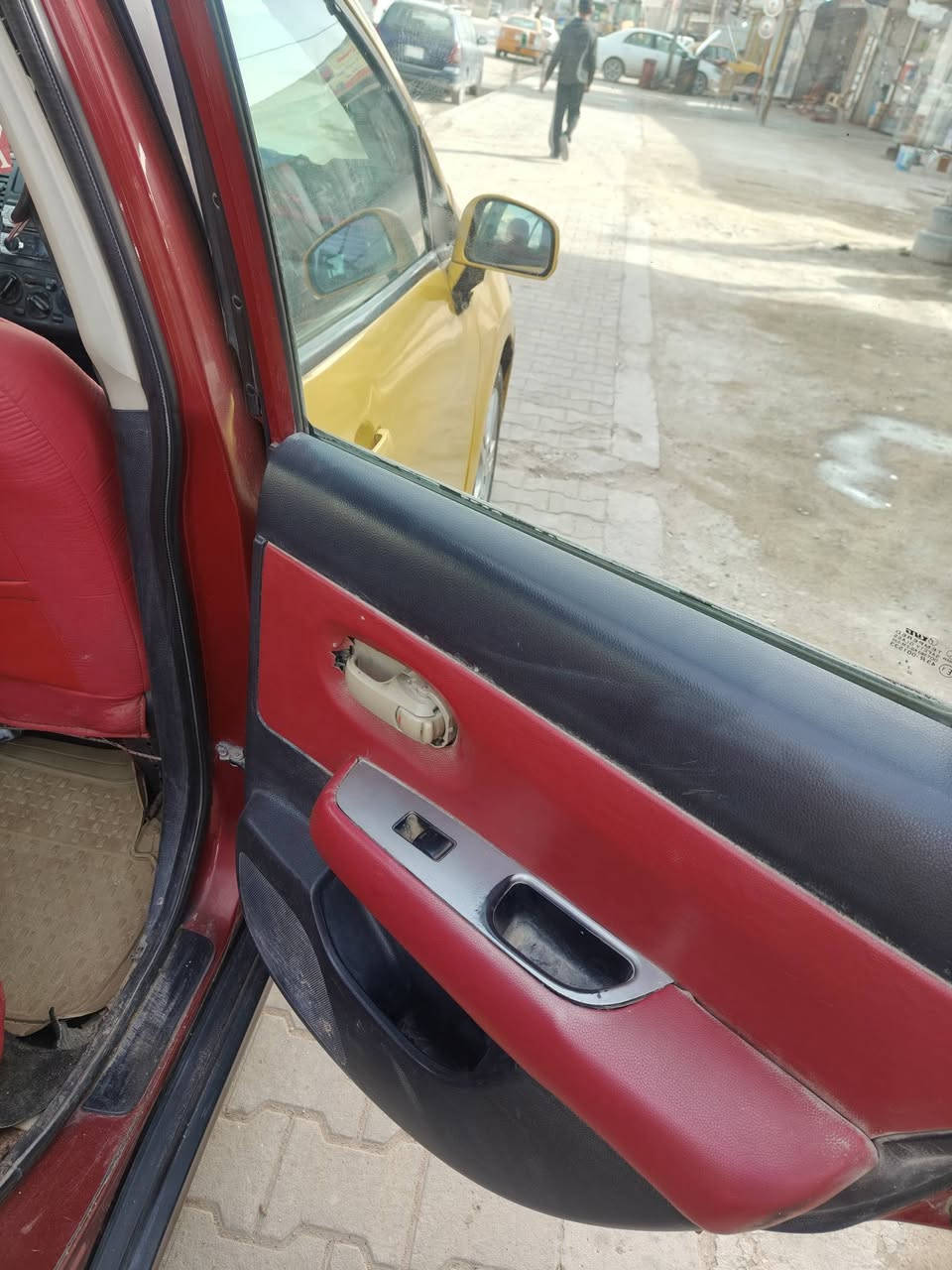 السلام عليكم بيع او مراوس نيسان فيرسا مديل2009 مكينه 1600 مكينه كير مابيهن نقص تخم تاير كهربائيات شغاله رقم قادسيه انكليزي سنويه ل29 مداور ثاني يوم مكفوله من ضربه القويه مصفره هيئه وغرامه حداديه زينه سياره بيها خربطه بس باقي سياره جاهزه مكانها نجف السعر 40 الاتصال عله رقم ‏‪***********‬‏
