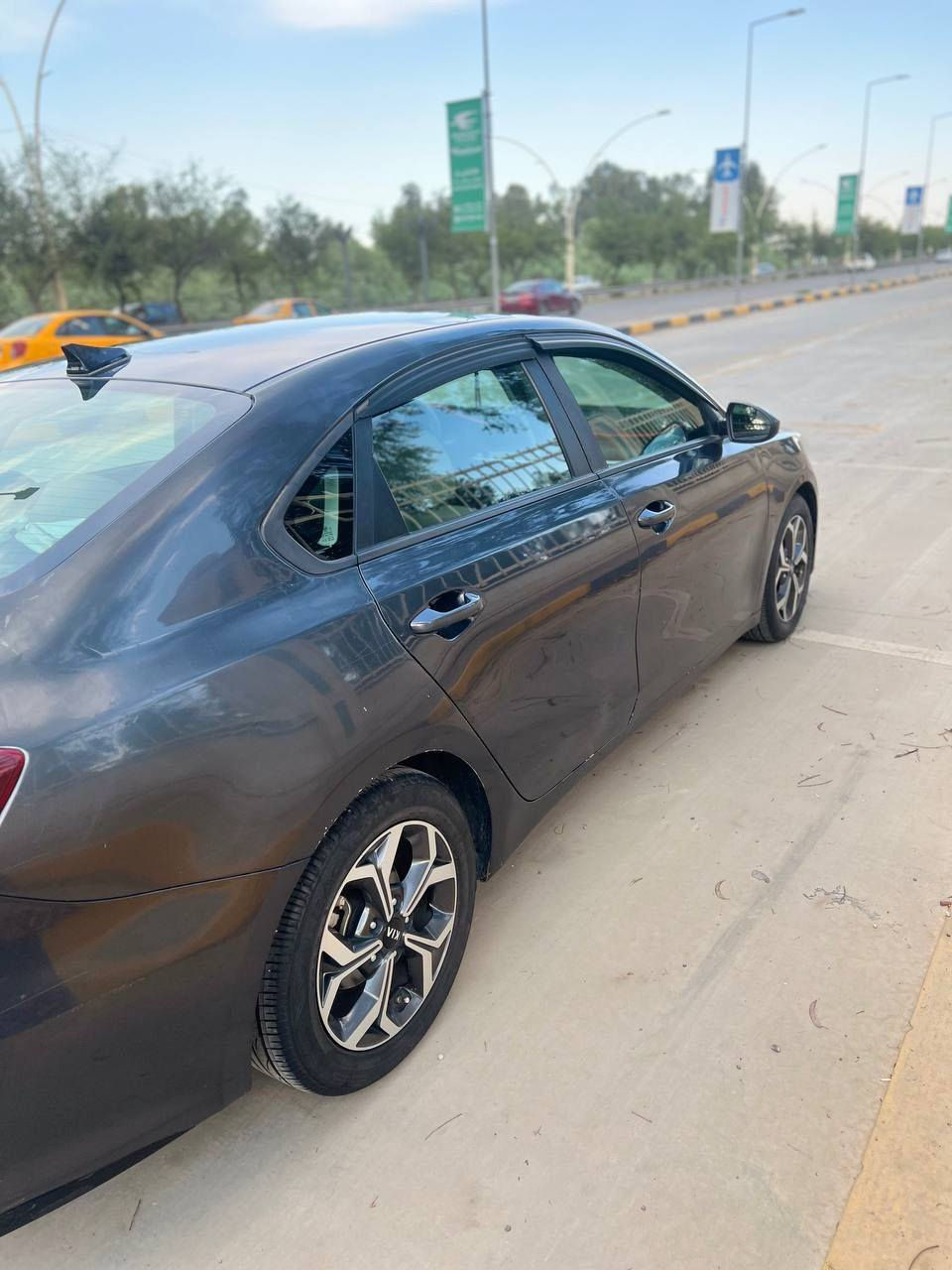 السلام عليكم
كيا فورتي 21
مواصفات عاديه شرط الدواخل والشواصي
ضرر صفحه اليمين باب وجاملغ وباب مبدل شركه
ماشي 120الف ميل
للاستفسار ***********
