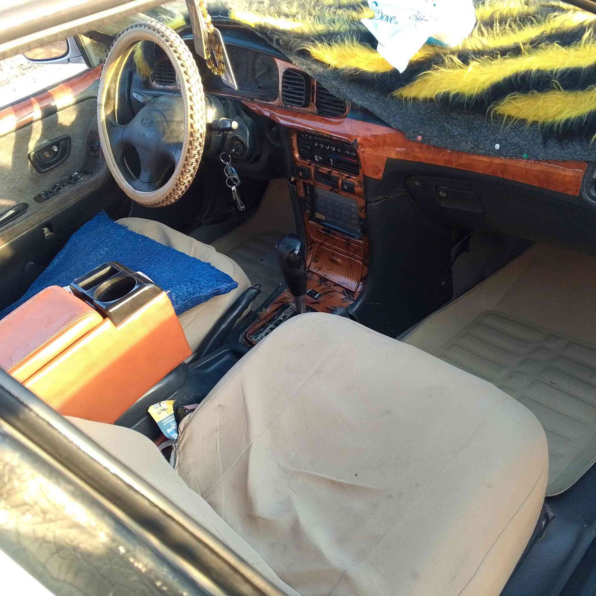 سلام عليكم سوناتا تو موديل 96 اوتماتيك للبيع سنويه الى28 سياره مو بسمي بسم شخص ثاني تلفونه موجد عندي شرط تخابر راعيه شرعي مكينه 2000بيه تنقيص بصيط كلش كير جديد حاويه شاده قبل سبوع دواخل نضيفه كشر كدام عينك تخم تاير جديد باتري جدي اي نضوح مابيه سياره خير من الله سعر 38وبيه مجال بصيط حك جيه رقم تلفون***********
