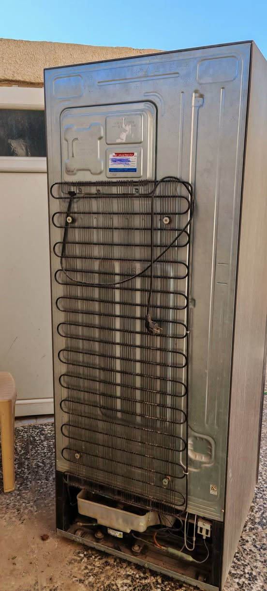 السلام عليكم متاح هاي الثلاجه عطلانه للبيع كسره نضيف
قيم اذا عجبني السعر ابيع 
المكان كربلاء المعملجي
***********
