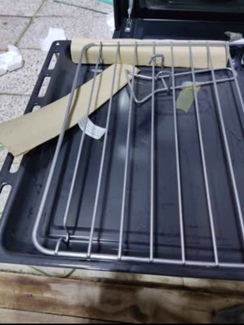 طباخ 4 عيون اوروبي انكليزي اصلي لا صيني ولا مصري مع فرن جديد غير مستخدم للبيع الزعفرانية شارع المعهد
السعر 175 الف 
لا يوجد توصيل المشتري يجي يشوفه بنفسه وياخذه بغداد, العراق


**إذا كنت صاحب هذا الإعلان وتريد حذفه لأي سبب، رجاءا أرسل رسالة إلى الدعم الفني**