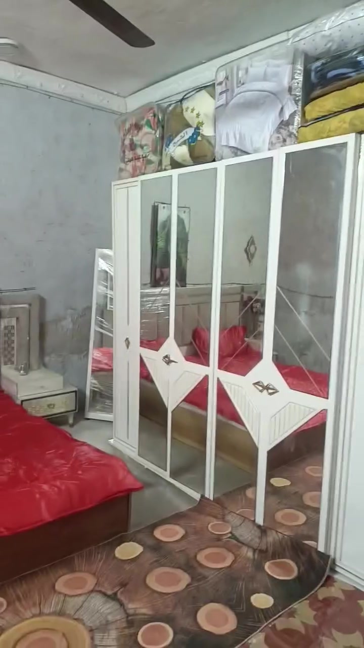 سلام عليكم غرف نوم تركيه اللبيع السعر 500 مكان بغداد منطقة أم الكبر والغزلان تجاوز ***********
