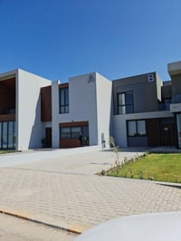 بيت للبيع 🔴 العنوان/ مجمع البدور السكني المساحه/٢٥٠متر   هيلز عدد الغر...