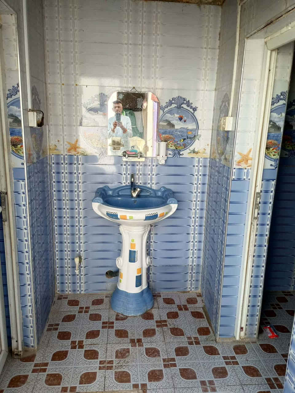 بيت للبيع مساحه 100متر أسعر 13نهايته رقمي واتساب ***********
