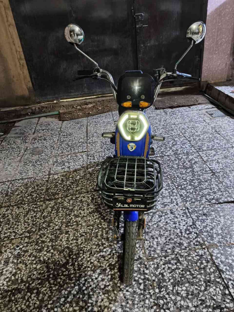 دراجة هوائية شحن للبيع ب500 وبيها مجال جديدة خمس بطاريات مع أنذار سرقة وتشغيل عن بعد بصمة تلاث سرعات


**إذا كنت صاحب هذا الإعلان وتريد حذفه لأي سبب، رجاءا أرسل رسالة إلى الدعم الفني**