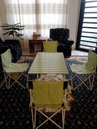 ميز وكراسي • موفرز • اخضر فاتح