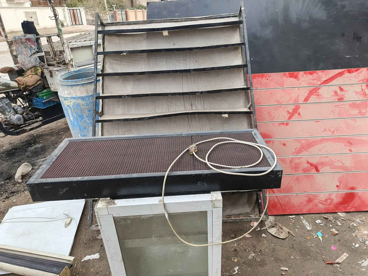 غراض محل مبايلات للبيع  بابل حله مركز
***********

اعلان وعارضه اجهزه ومال تعاليك كلهن ب50 الف 

من غير الفاترينات
