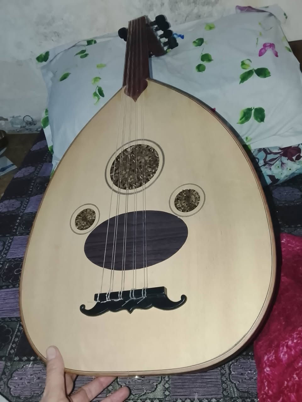 عود تركي مع حقيبة صوت جميل العود قديم السعر 100الف قفل بدون عملة قفل قفل مكاني البياع اي ضرر مابيه ولامصلح ***********
