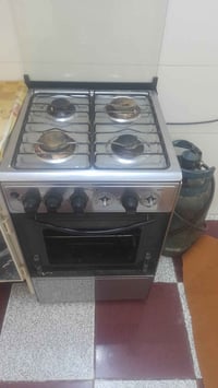 طباخ ربع مشاعل شقال بس جام الفرن مكسورى سعر ٧٥هذة رقمي ٠٧٨٠٠١٧٢٤٣٨