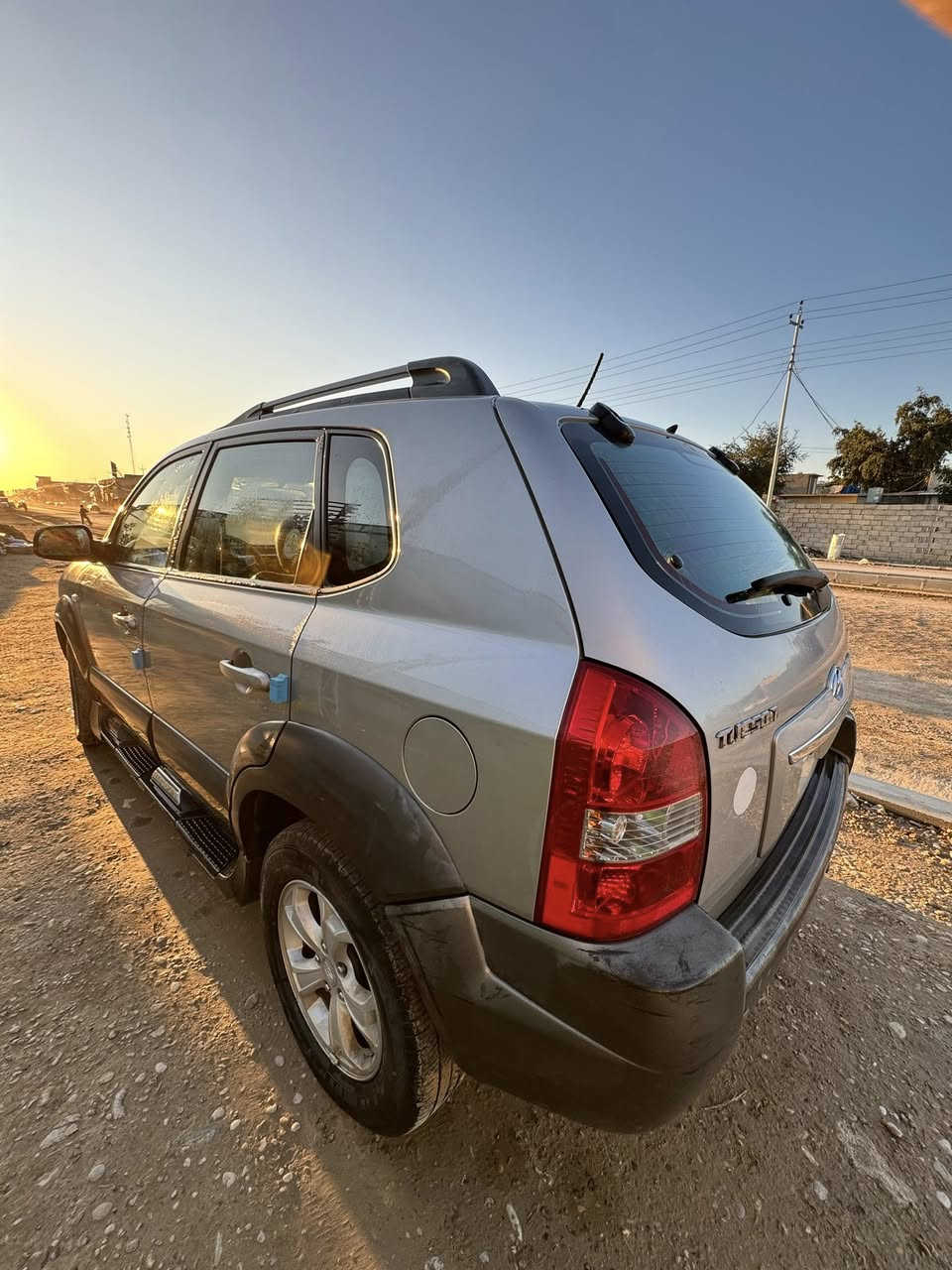 توكسان موديل 2010
كشنات جلد
تحكم ستيرن
تدفئة 4 كشنات
تبريد بيانو شغال ( ثلج صيف وشتا😂 )
محرك وكير مكفولة
حدادية بحالة جيدة
رقم صلاح الدين كامل حتى الهزة 
بيها جاملغ وبنيد صبغ رش فقط بدون دواخل

مكاني تكريت / شارع البلاج

غير متواجد على الفيس
***********
