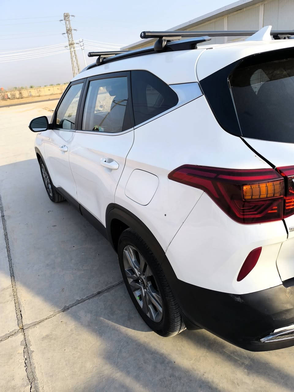 السلام عليكم 
كيا سليتوس موديل 21..
ماشيه 75000Km..  امريكي 
محرك 2000 دوش..  گير AT
رقم بابل..  بنيد و چاملغ تبديل 
و قبق جنطه بي صبغ 
مكان السياره بابل..  145$ بي مجال 
***********
