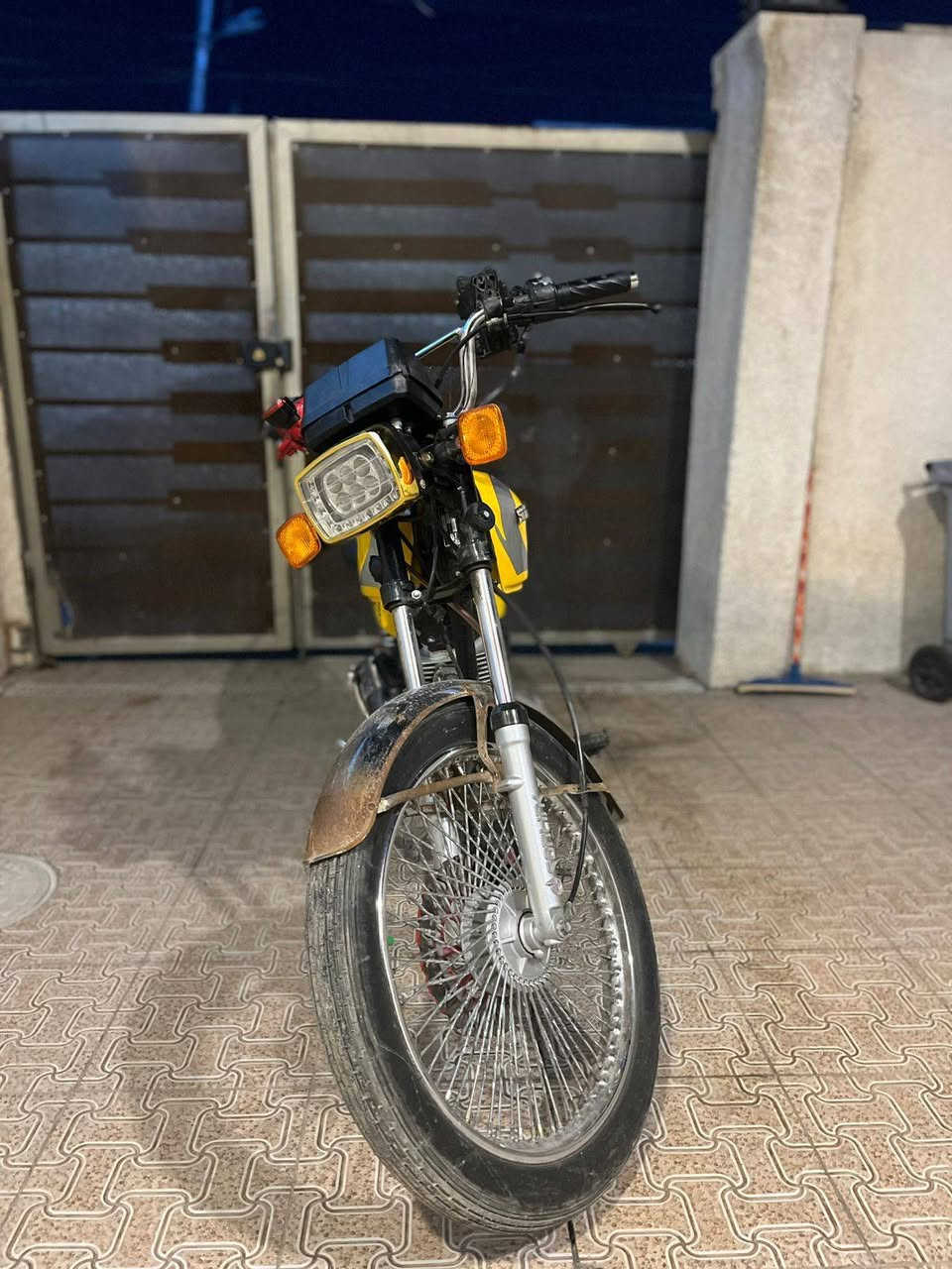 سلام عليكم
سونك موديل24 للبيع
4كير كهربائيات شغاله مكينه نضيفه صالنصه شلامجه اصليه
دراجه خير من الله كلشي مناقصه سعر 400وبيه مجال بسيط مكاني بغداد الدوره متواجد فيس+وتساب ***********
