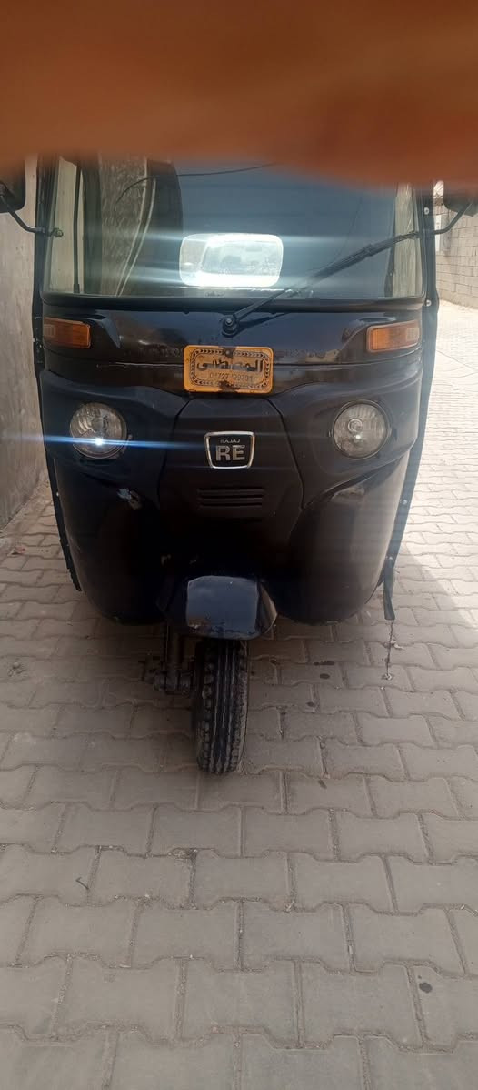 من رخصة صاحب كروب محترم سلام عليكم تكتك سوده 2019 شهر 12 مضلع كهربايات شغاله مكينه مكفوله من بكن ودخان وصوت مرتبه ومال شغل مابيه نواقص اوراق سبعه مصطفى شرط ترقيم سعره 4600 وبيه مجال لطيبين مكاني بغداد شعله رقم الهاتف *********** واسف على اطاله بغداد, العراق
