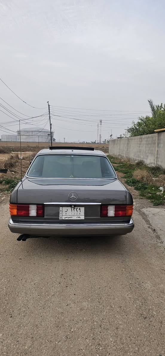 السلام عليكم ورحمة الله وبركاته اخوتي 
للبيع w126
موديل ٩٠ اصل
لغود الشاصي بلاد ممصلح
الطوس الخلفية بلاد ممصلحة
بيها طخة بالخلف خفيفة
٣ قطع صبغ 
غرفة جديدة
مكينة جديدة
تخم تاير جديد
منظومة بنزين مدامة بالكامل
منظومة تبريد فول كمبريسر شبح ٢٠
بردة كهرباء شغالة
سلايد روف شغال
السيارة مال جناي وتفاصيلها ونصبتها حلوة كلش
مكانها ديالى بعقوبة 
رقم الهاتف /  ***********
السعر ١٢٥
