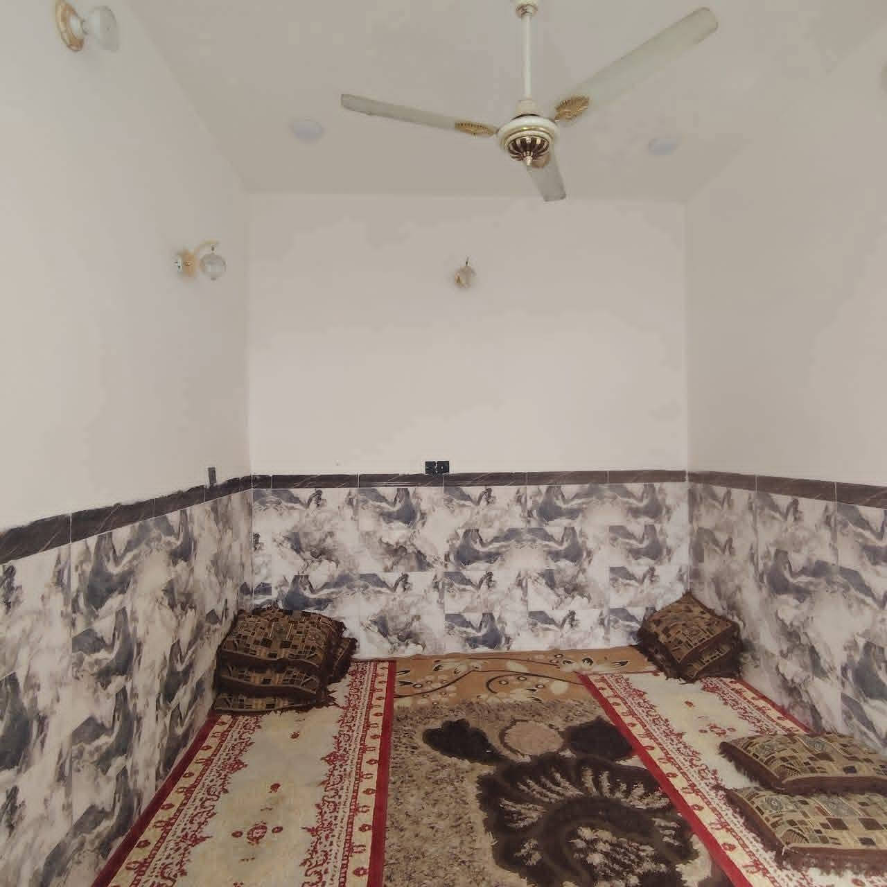 يالله يعلن مكتب نور العقار .... مساحه 100 بلاش بلاش بسعر  26 وبي مجال***********
✅ مشمول بقرار التطويب بيت بناه طابوك صب كونريت بناه جناي 

موقع /نجف 🏡عنوان المكتب مقابل قريت الغدير شارع المطار 262
مقابيل قريت الغدير 

البناء 🏡 
غرفه  /صاله/مطبخ /  صحيات/داخل وخارج /وستقبال 
بناء مرتب/ اساس + سقف كونكريت + طابوك

ألخدمات 🏡 
ماء/كهرباء/مدارس/سوق/تبليط/لحد الباب النجف, العراق
