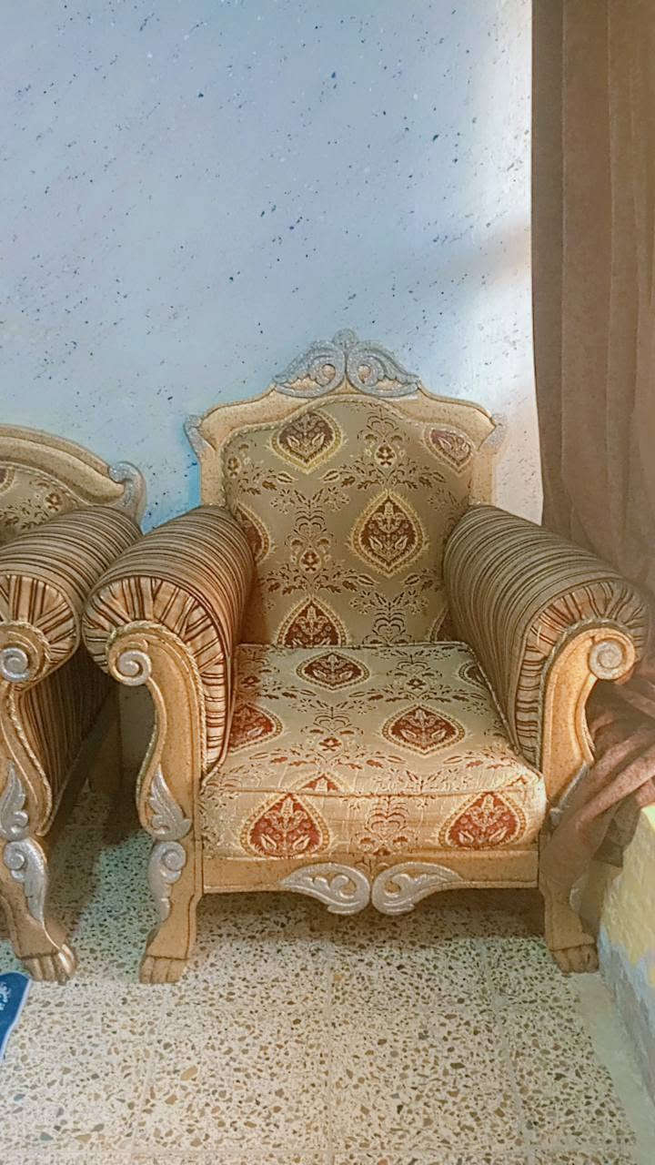 السلام عليكم  
تخم مصري للبيع او مراوس 10 مقاعد نظيف عنوان شرطة الخامسة  رقم *********** واتساب متوفر
