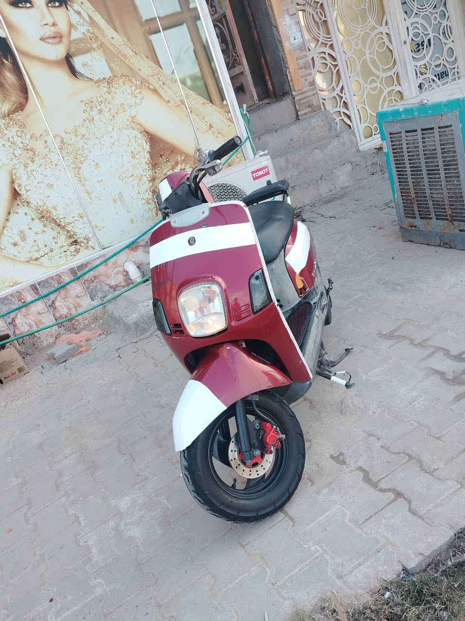 للبيع ٦٠٠ او مراوس اب فراشه جديده مكاني نجف حي السلام ***********
