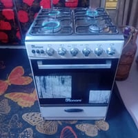 طباخ مصري نضيف جدا  نقص بس عين الصغيره  السعر ١٠٠  مكان حي الجهاد  مكل...