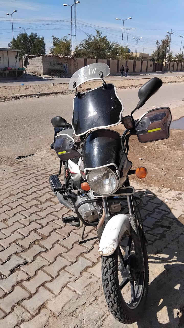 سلام عليكم بوكسر مديل 21 مكيننة سونك يعني انسة عطل تخم تاير جوبلس شرط بنجر مابيهن دراجة خير من الله رقم بغداد تحويل ثاني يوم وين متريد عنوان بغداد الحسينية  سعر مليون و650 رقم ***********
