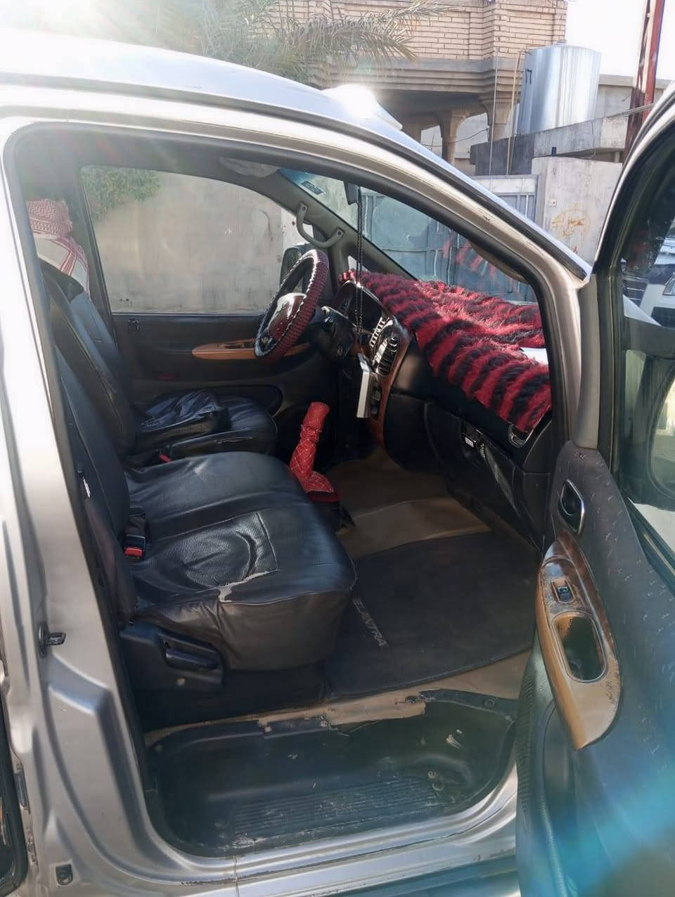 السلام عليكم ستاركس للبيع موديل 2001 خصوصي رقم كركوك انكليزي  مشروع وطني سنويه لحد 2027
بسمي  هزة جديدة داخلة كير ومكينة واكسل مكفولات تبريد تدفئ كهربائيات كلها شغالة صدر امامي وخلفي جديد شواصي مكفولة مابيها ضربة السيارة السعر 80وبيها مجال المكان السياره 
ديالى 
للاستفسار ***********
