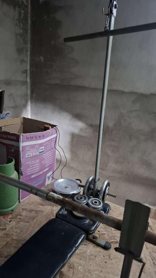 اغراض رياضه للبيع السعر ٤٥٠ وبي مجال
رقم***********
