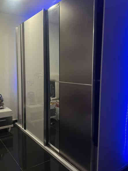 غرفه نوم مستعمله ٦ قطع  سعر ٤٥٠ وبيها مجال قليل  مكاني البصره *********** واتس .
