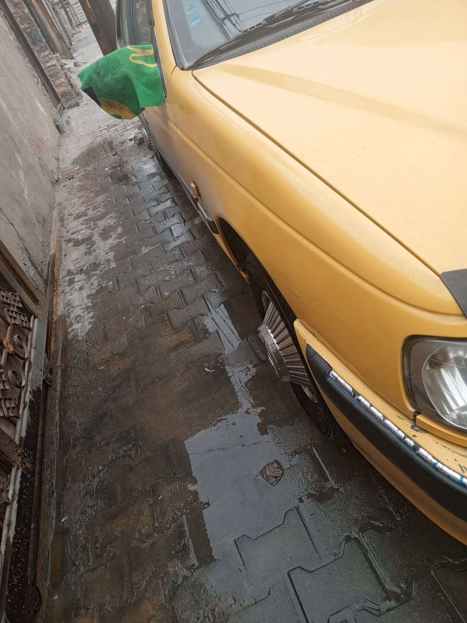 سلام عليكم بيجو بارس 2015 للبيع او المراوس باحدث كير مكينه خير من الله تخم تاير بور ستيرن جديد باتري جديد داينمو جديد تبريد ثلج كير فرنسي نمره طويله صدرها نضيف كلج جديد السياره ما عوزها ربع تخذها كبل للشارع السياره معروضه ب 47 وبيها مجال بسيط كلش مكاني بغداد الجديده شارع المسبح 
***********
***********
